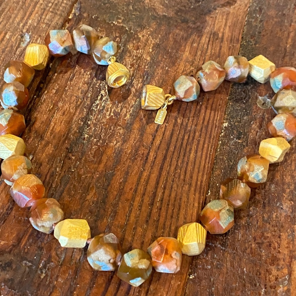 Vintage Doncaster quality Faceted Amber and Gold-Tone Bead Necklace. Nice weight - Picture 3 of 4